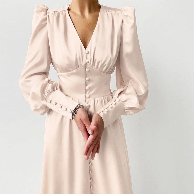 Rochie Madira crem cu nasturi imbracati si talie accentuata