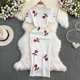 Rochie tricotata Rossy cu flori brodate