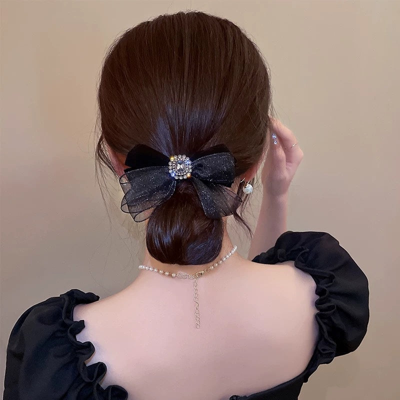 Accesoriu de par tip fundita cu clips sau clama