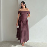 Rochie midi Esfera cu umeri goi, imprimeu buline