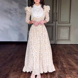 Rochie Janua cu guler elegant accesorizat cu dantela