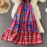 Rochie Cordelia rosie cu imprimeu deosebit brodat si bretele reglabile