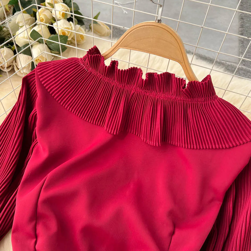 Rochie Nicolette visinie plisata cu volanase la mansete