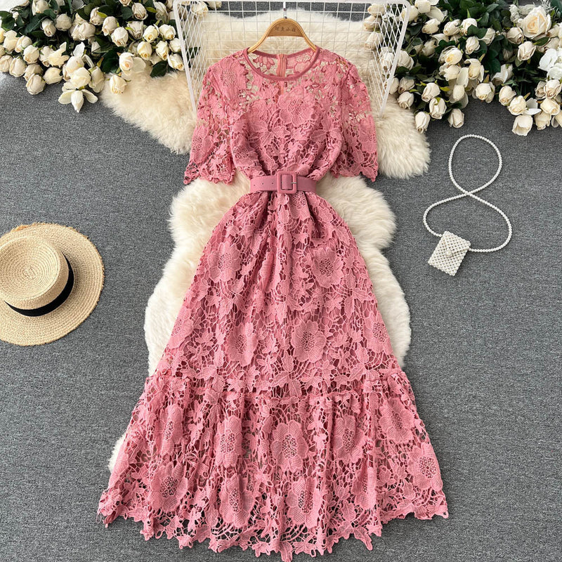 Rochie roz Mirona din dantela, cu maneci scurte si curea accesorizata