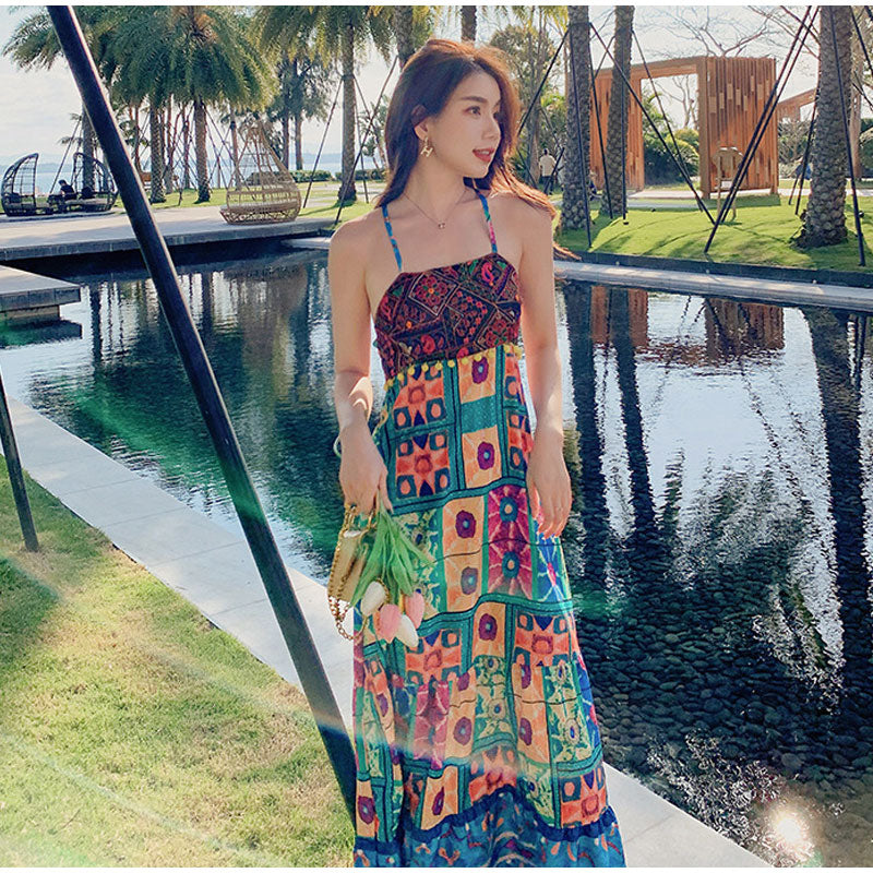 Rochie Cordelia albastra cu imprimeu deosebit brodat si bretele reglabile