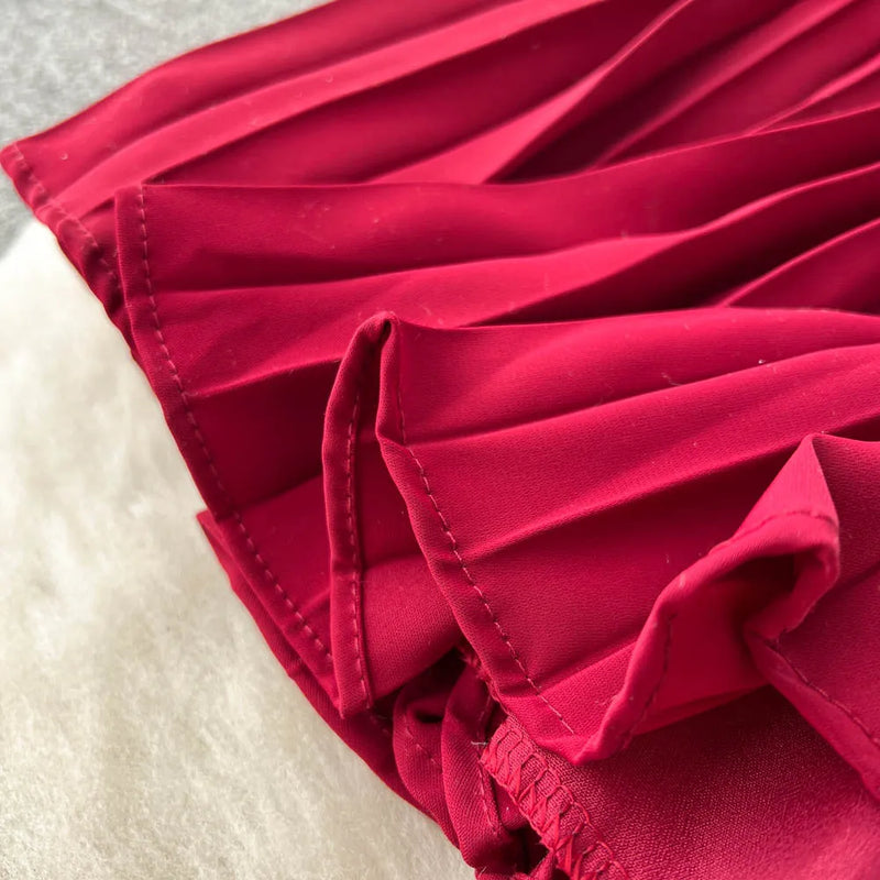 Rochie Nicolette visinie plisata cu volanase la mansete