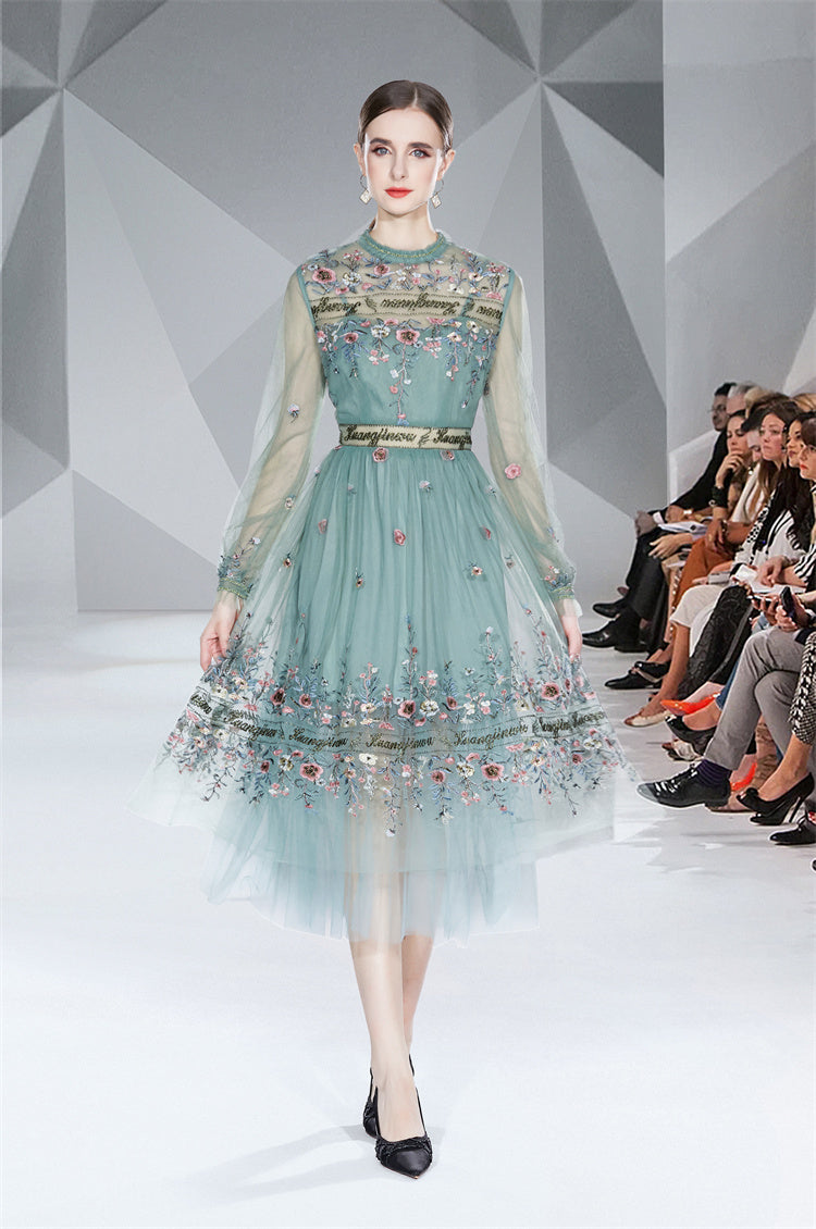 Rochie Laila verde cu broderie florala