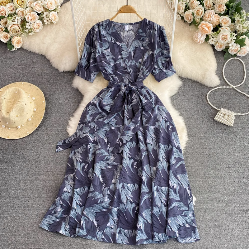 Rochie Onissia gri cu imprimeu si cordon accesorizat
