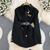 Set Nereida compus din sacou si pantaloni scurti