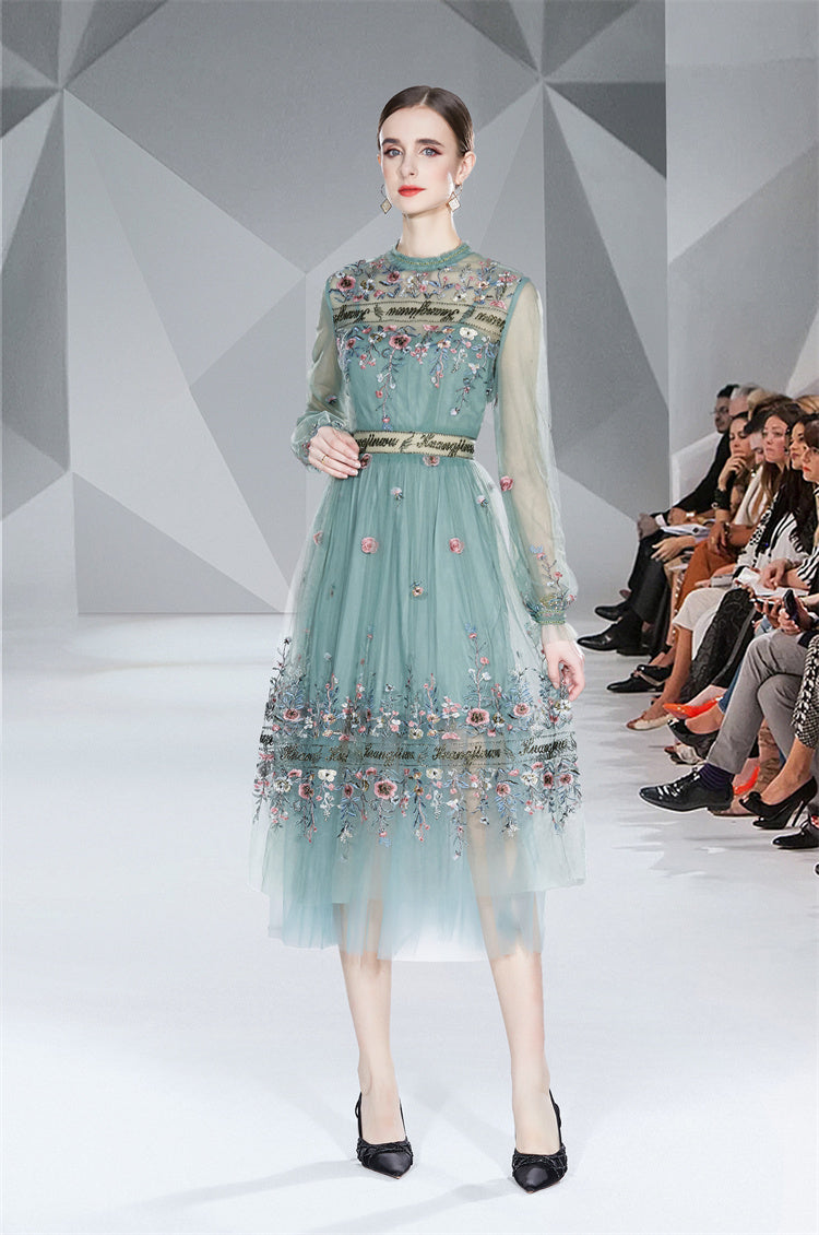 Rochie Laila verde cu broderie florala