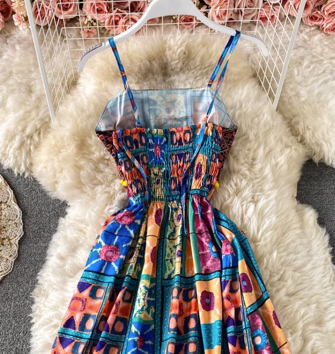 Rochie Cordelia albastra cu imprimeu deosebit brodat si bretele reglabile
