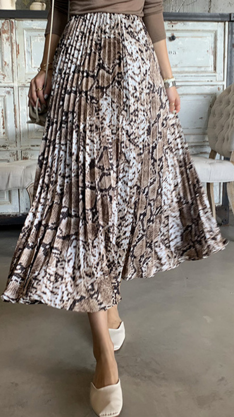 Fusta Tayla maro inchis cu animal print
