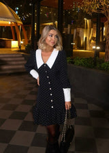Rochie Netheea cu guler lat in V