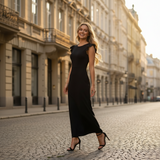 Rochie Sienna neagra cu volanase la umeri si fermoar ascuns la spate