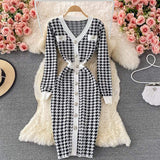 Rochie Hasha alba cu nasturi decorativi