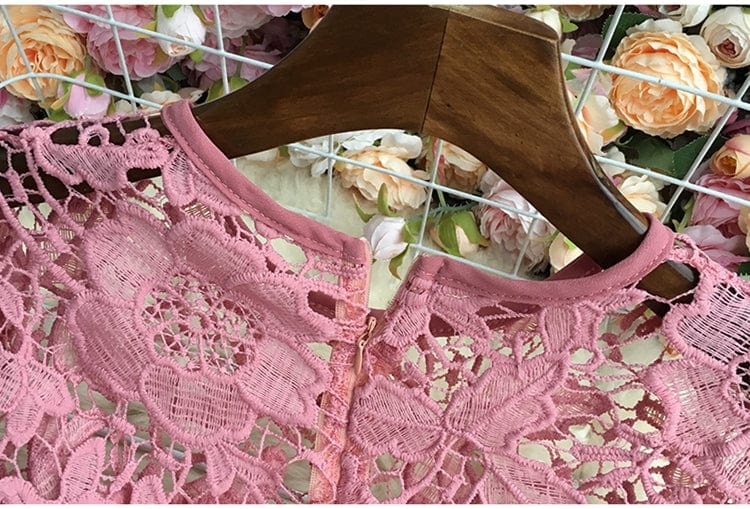 Rochie roz Mirona din dantela, cu maneci scurte si curea accesorizata