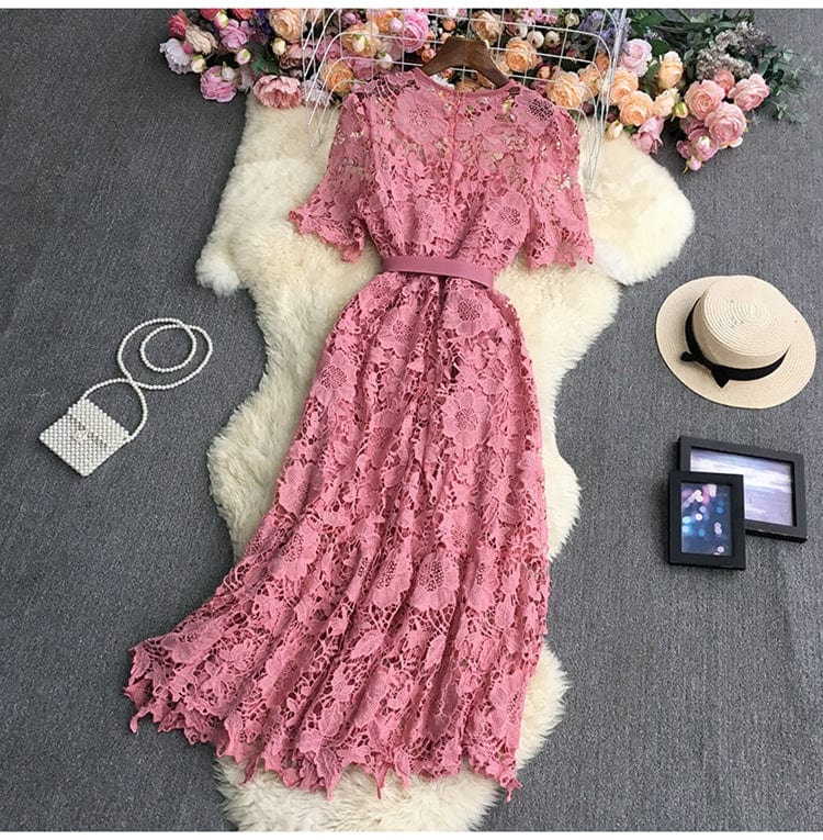 Rochie roz Mirona din dantela, cu maneci scurte si curea accesorizata