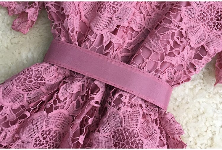 Rochie roz Mirona din dantela, cu maneci scurte si curea accesorizata