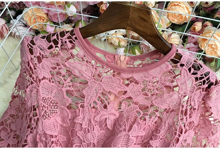Rochie roz Mirona din dantela, cu maneci scurte si curea accesorizata