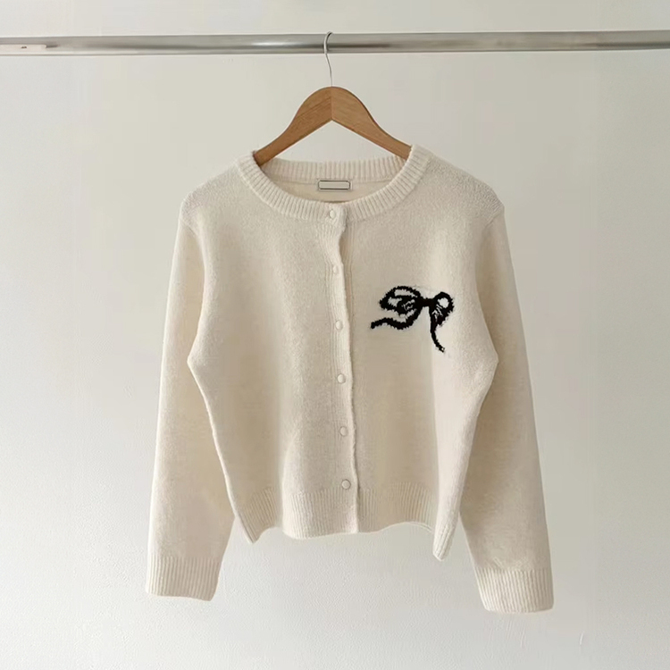 Jerseu Davinia din tricot fin cu funda imprimata