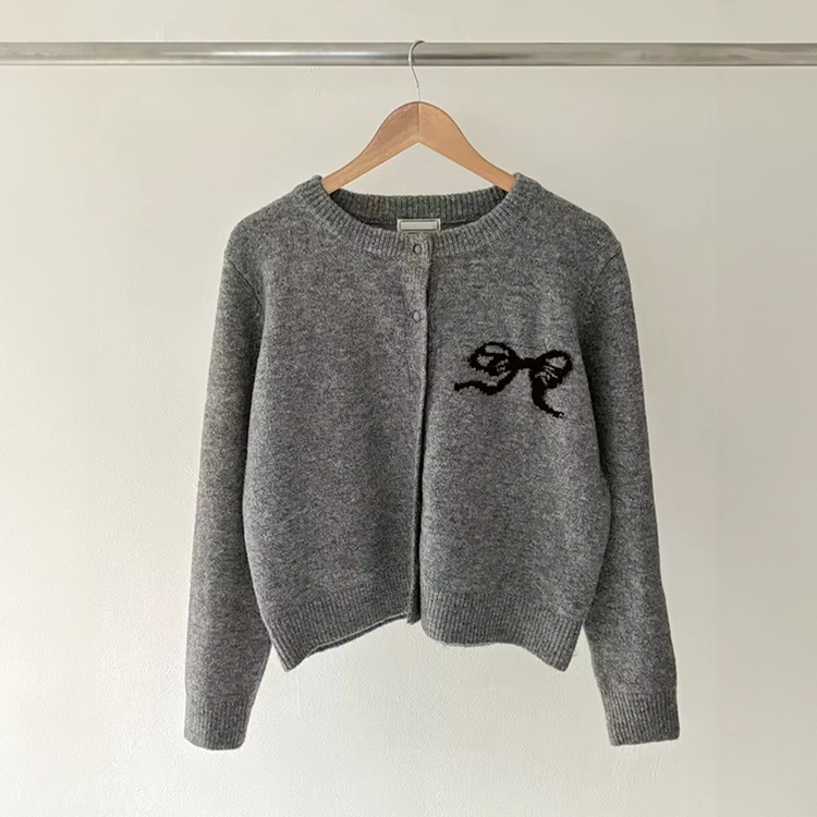 Jerseu Davinia din tricot fin cu funda imprimata