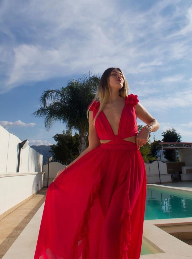 Set Minda rosu compus din costum de baie si fusta lunga vaporoasa