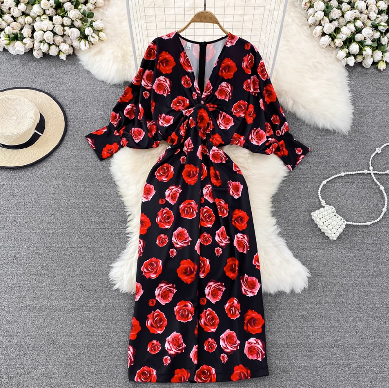 Rochie Abdi neagra cu flori rosii cu decolteu in V si maneci lasate tip clopot