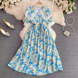 Rochie Denny albastra cu guler lat accesorizat cu dantela
