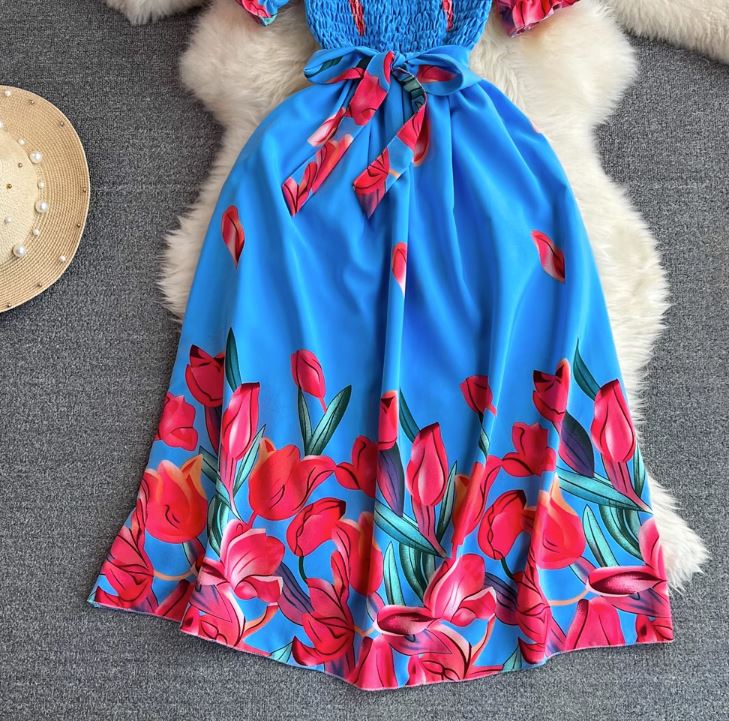 Rochie Lanna  albastra cu decolteu patrat si imprimeu floral