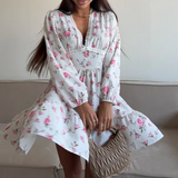 Rochie Lorela rosie cu imprimeu floral si detalii din dantela