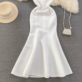 Rochie Enyta alba cu croi mulat si flori 3D pe umeri