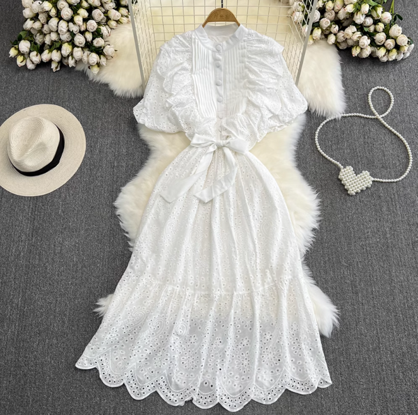 Rochie Freance alb din dantela brodata accesorizata cu volanase