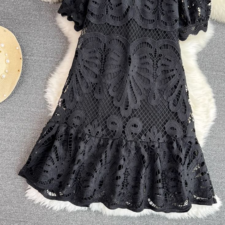 Rochie Ophelia neagra din dantela brodata