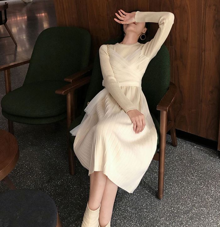 Rochie Peninah crem din tricot reiat cu insertii din tulle