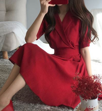 Rochie Essil rosie cu maneci scurte si cordon la spate