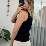 Top Cerise din tricot reiat si nasturi functionali