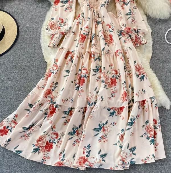 Rochie Lameya roz cu decolteu patrat si maneci lungi