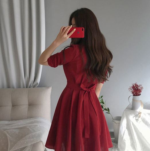 Rochie Essil rosie cu maneci scurte si cordon la spate
