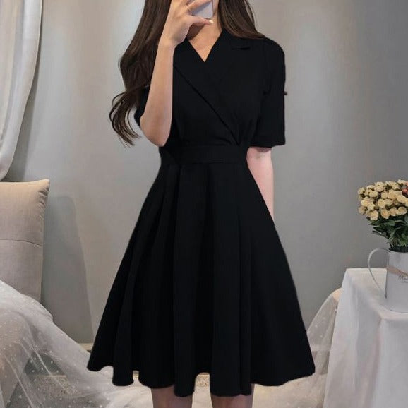 Rochie Essil neagra cu maneci scurte si cordon la spate