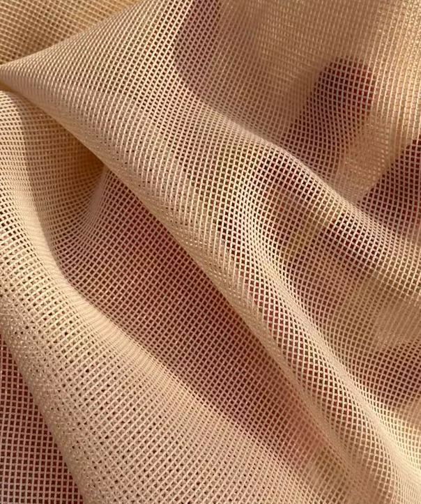 Rochie Kamina crem cu broderie florala si maneci tip clopot