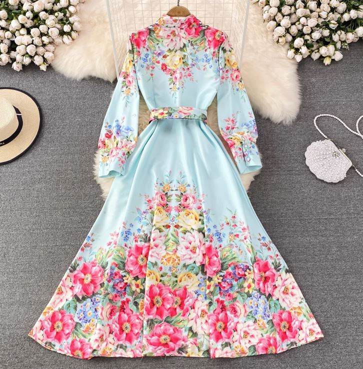Rochie Danarys albastra cu imprimeu floral si curea accesorizata