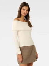 Bluza Unnoa din tricot cu decolteu barcuta cu umeri goi