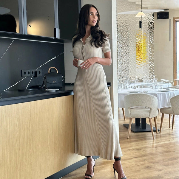 Rochie Ella crem cu guler polo din tricot reiat