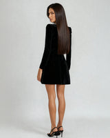 Rochie Ozana din catifea cu decolteu patrat accesorizat cu cristale