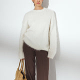 Pulover Benilde alb pufos