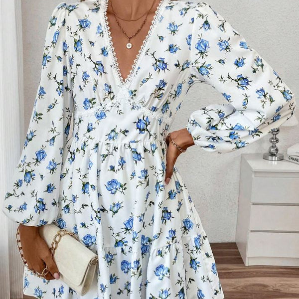 Rochie Lorela albastru cu imprimeu floral si detalii din dantela