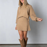 Set tricotat Frida - compus din bluza si fusta cu pliuri