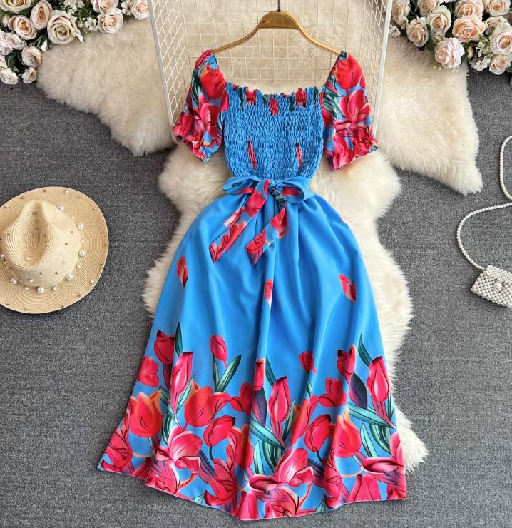Rochie Lanna  albastra cu decolteu patrat si imprimeu floral