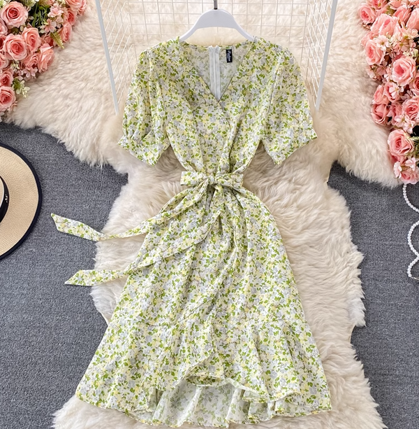 Rochie Mey galbena cu imprimeu floral si decolteu in V