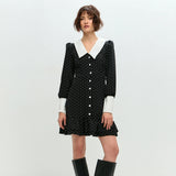 Rochie Netheea cu guler lat in V